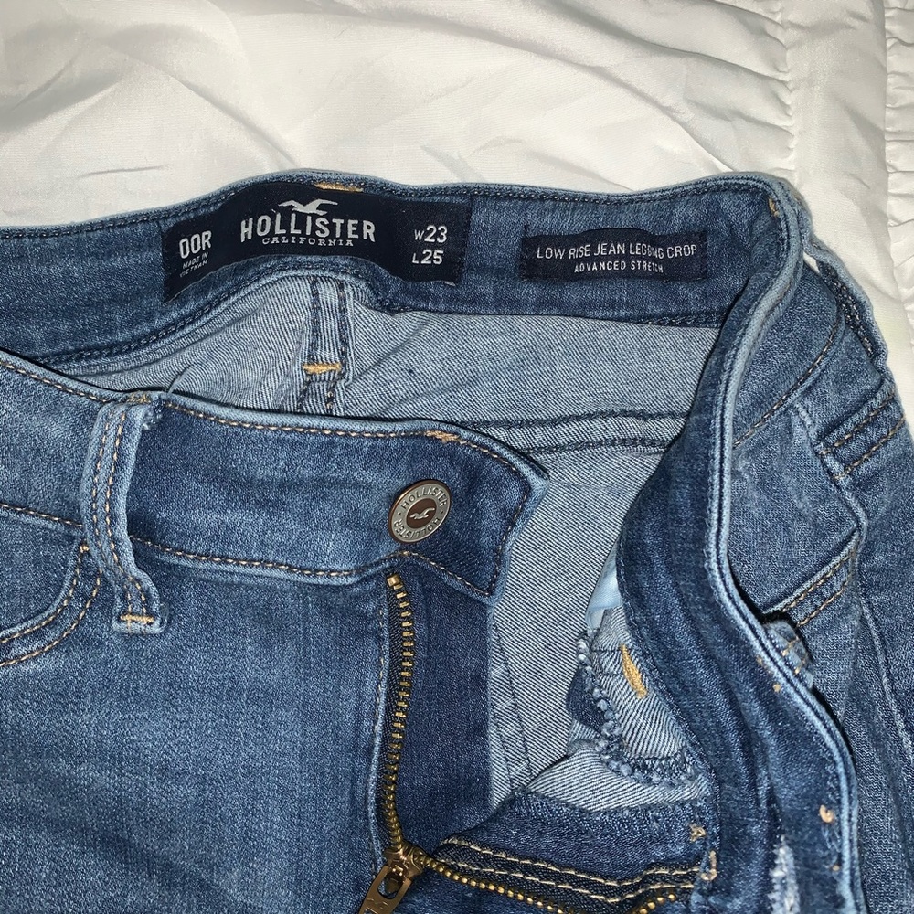 Hollister Ripped Jeans - Picture 3 of 4